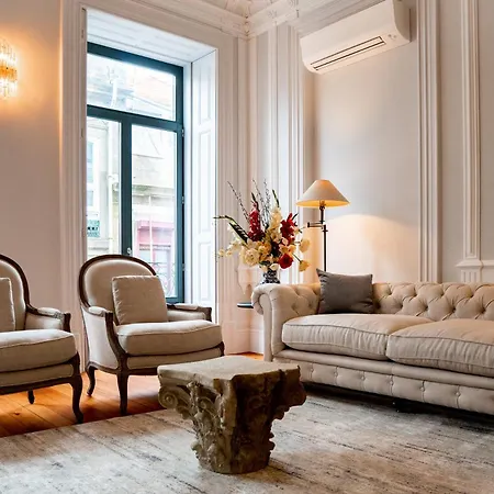 Elegant 18th Century Palace With Juliet Balcony Overlooking 2l * Oporto