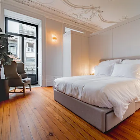 Elegant 18th Century Palace With Juliet Balcony Overlooking 2l * 波尔图